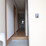 (玄関)