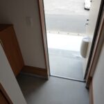 (玄関)